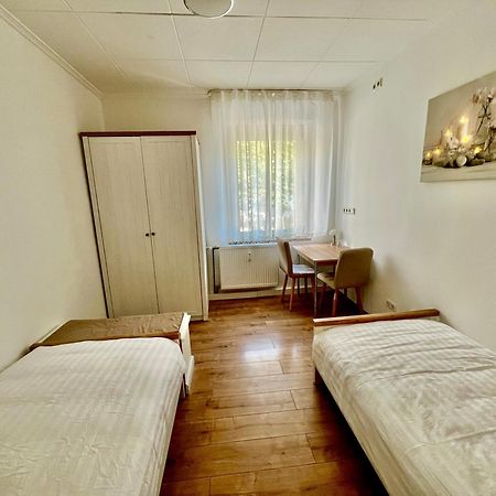 Bequemes Zimmer In Moderner Unterkunft My Pension Duisburg Buitenkant foto