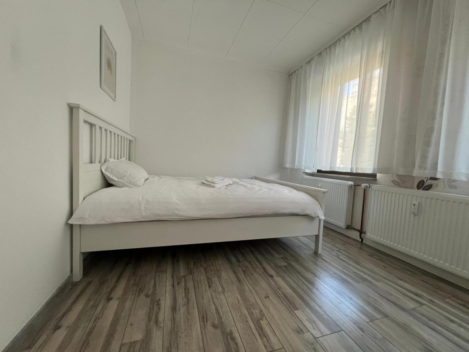 Bequemes Zimmer In Moderner Unterkunft My Pension Duisburg Buitenkant foto