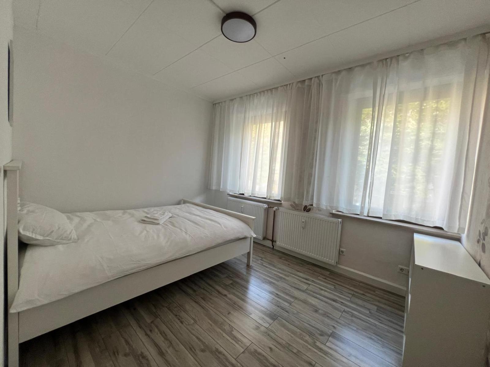 Bequemes Zimmer In Moderner Unterkunft My Pension Duisburg Buitenkant foto