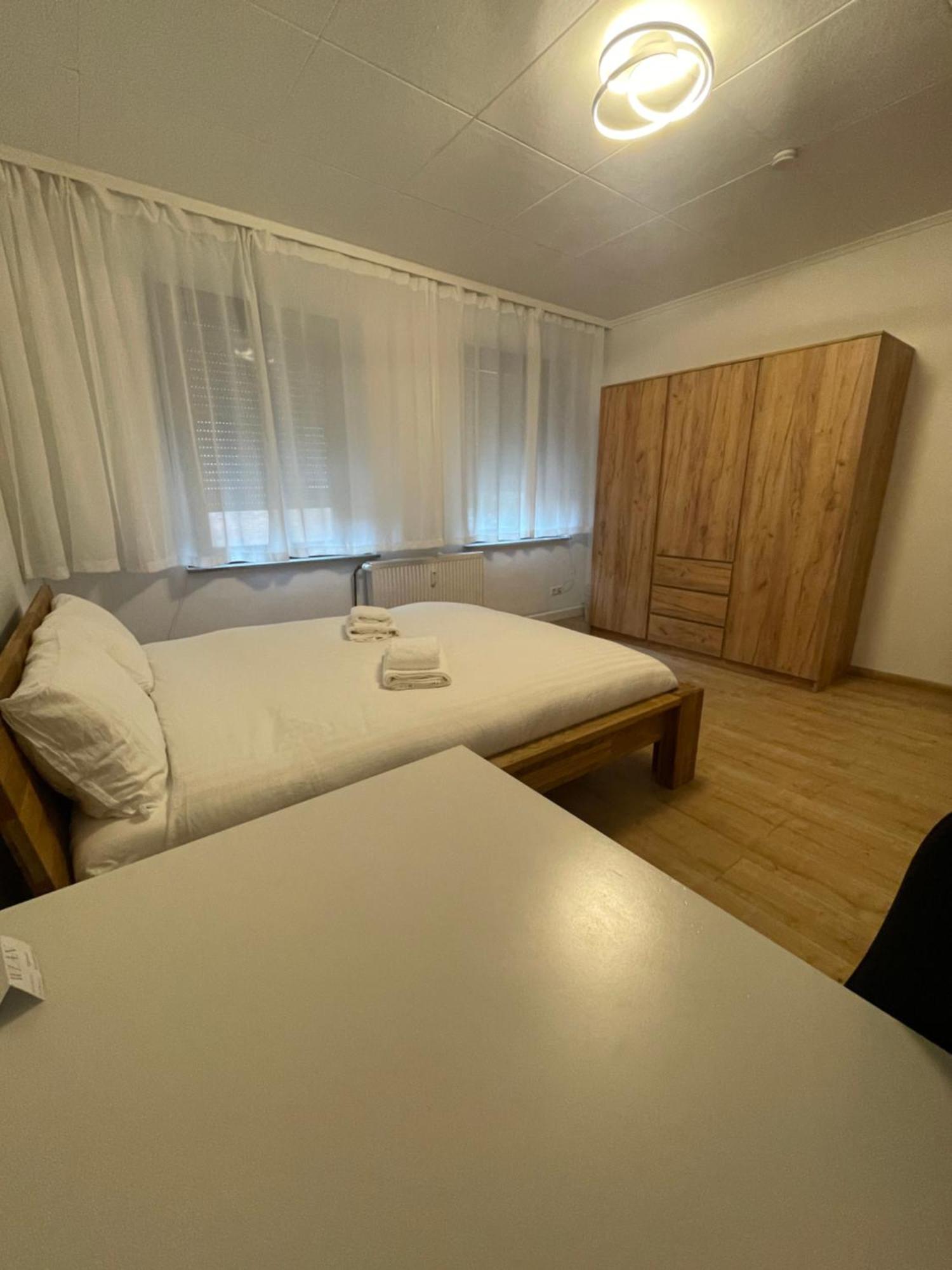 Bequemes Zimmer In Moderner Unterkunft My Pension Duisburg Buitenkant foto