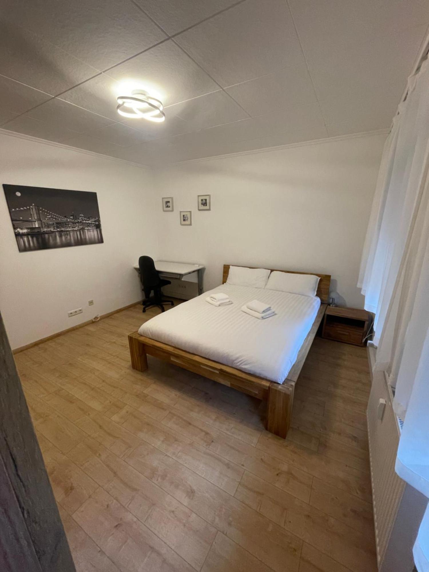 Bequemes Zimmer In Moderner Unterkunft My Pension Duisburg Buitenkant foto