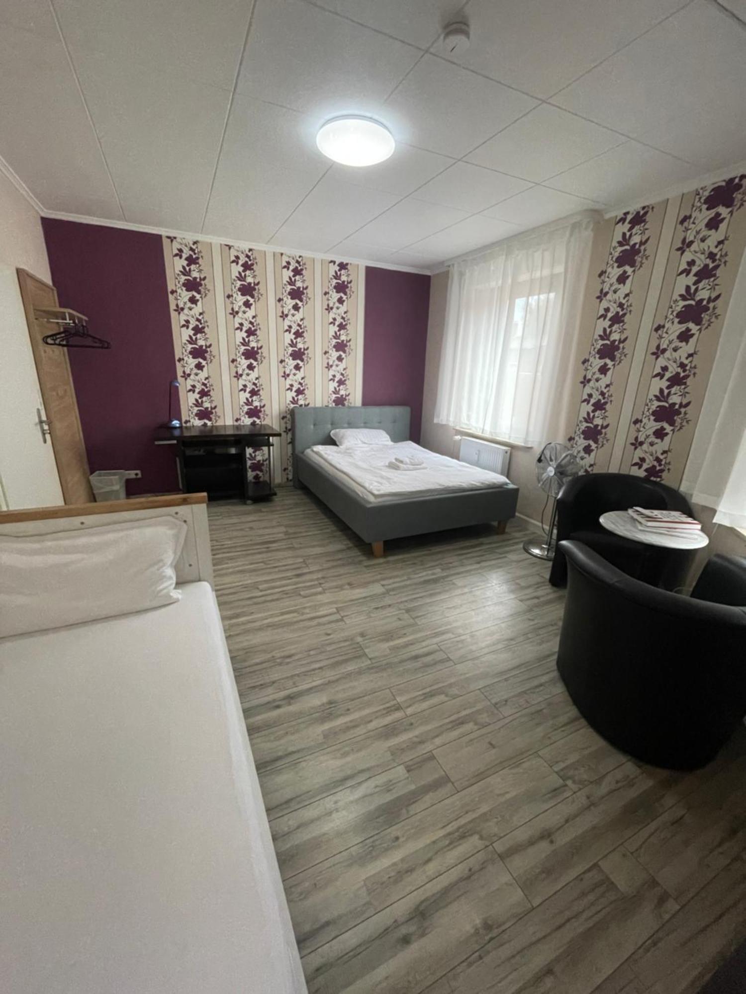 Bequemes Zimmer In Moderner Unterkunft My Pension Duisburg Buitenkant foto